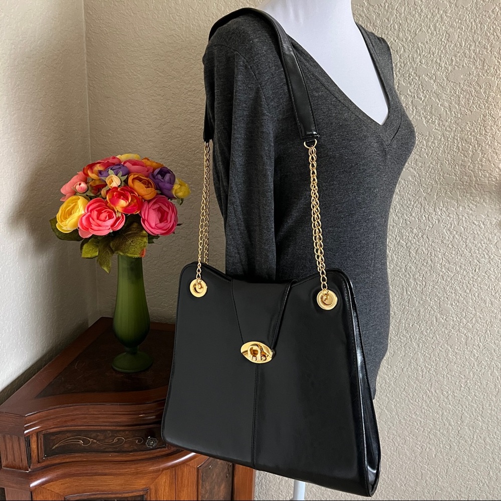 Vintage Vegan Leather Chain Strap Hard Shell Shoulder Bag